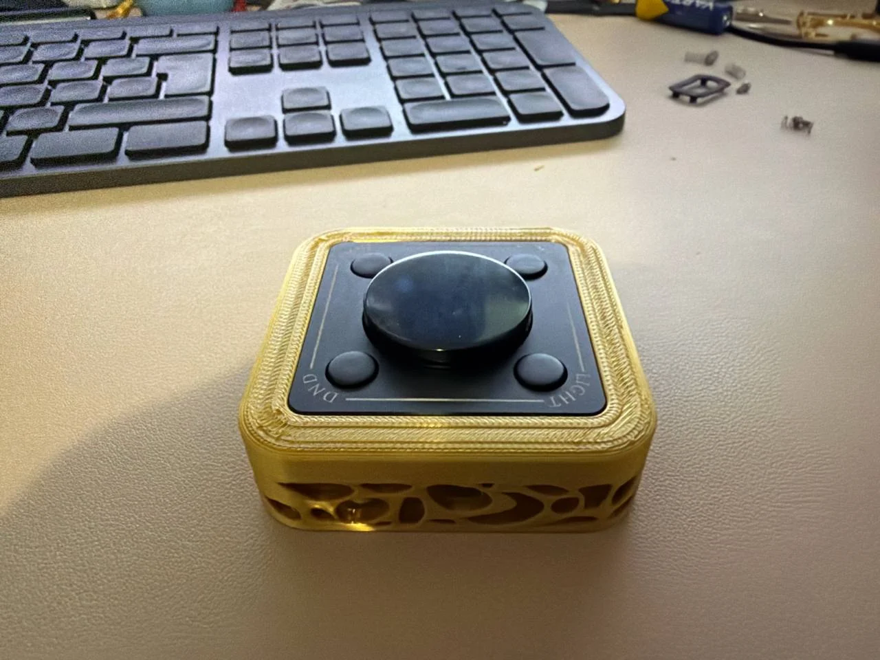 Assembled OBEDIO SmartButton prototype with top plate